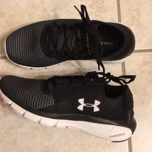 Under armour tennishoes